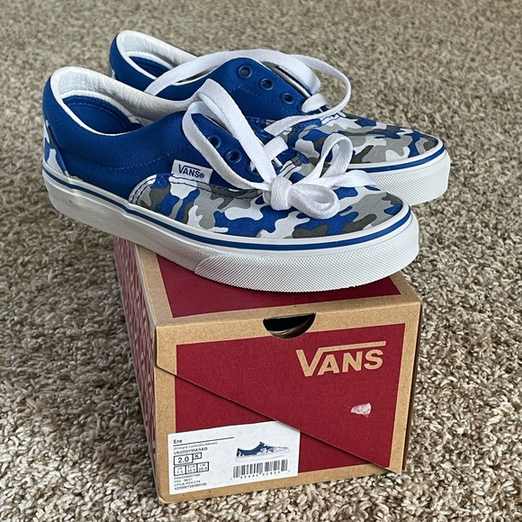 NWT Kids Camo Vans - Picture 2 of 3